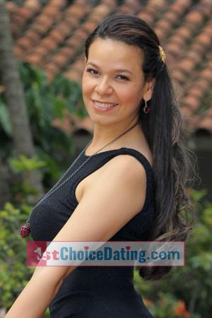 179936 - Yurary Age: 40 - Colombia