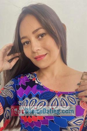 198511 - Laura Age: 41 - Colombia