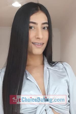 204579 - Laura Age: 24 - Colombia