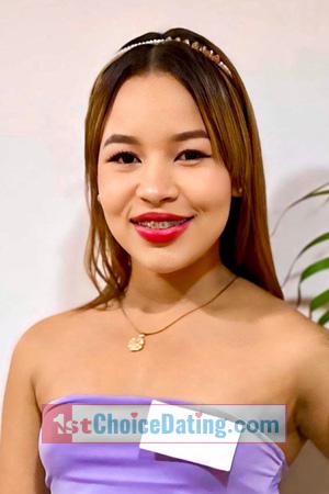 220049 - Yucelis Age: 26 - Colombia